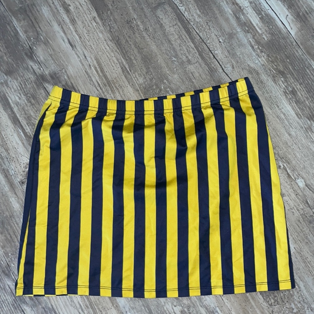navy and yellow skirt